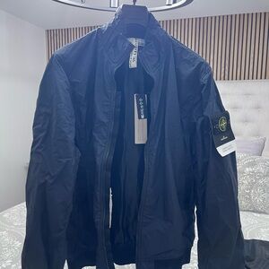 STONE ISLAND Compass-motif
bomber jacket                      Men's Navy Jacket